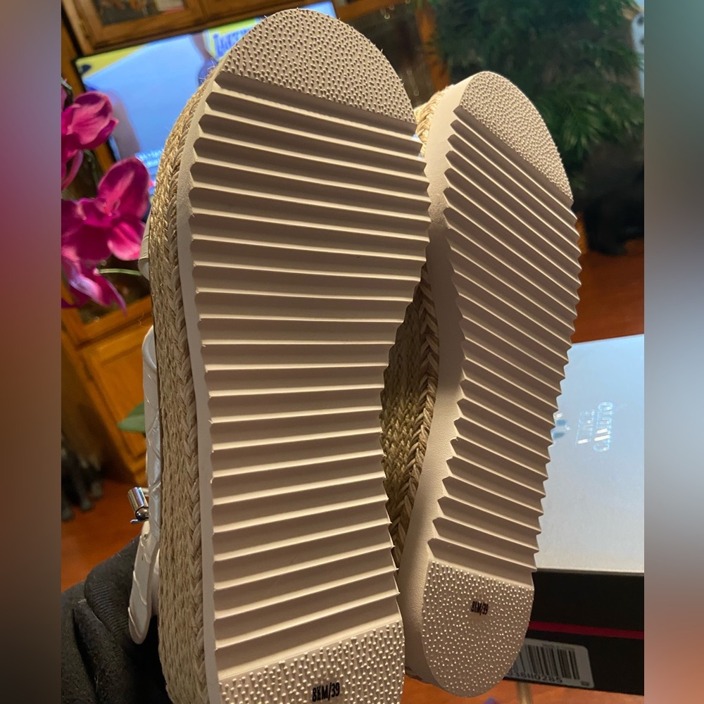 Vince Camuto VC -Marietten wedges - Picture 4 of 5